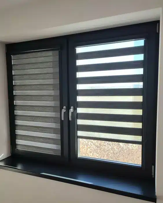 پرده مینی زبرا از انواع پرده پشت دری