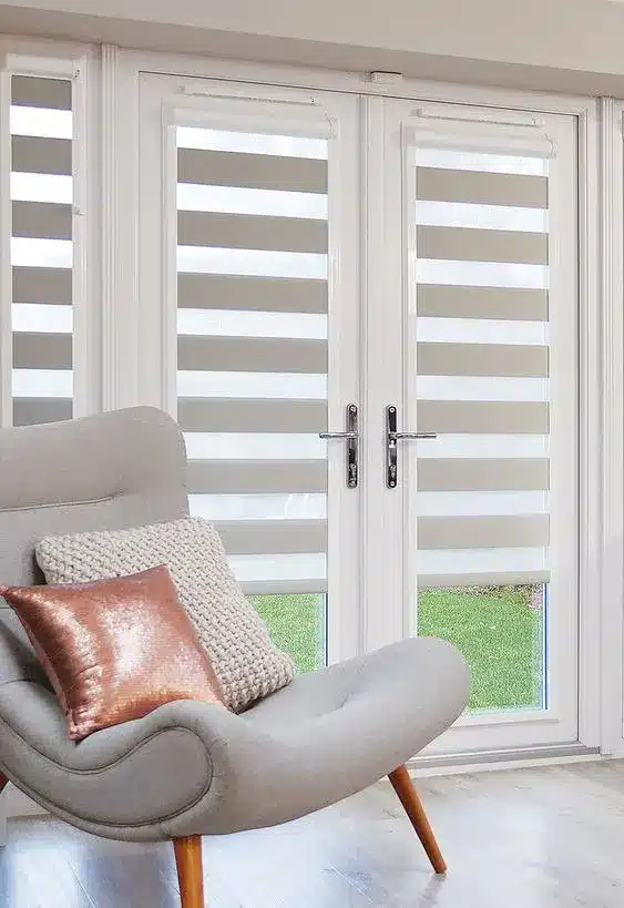 پرده مینی زبرا مناسب پشت در