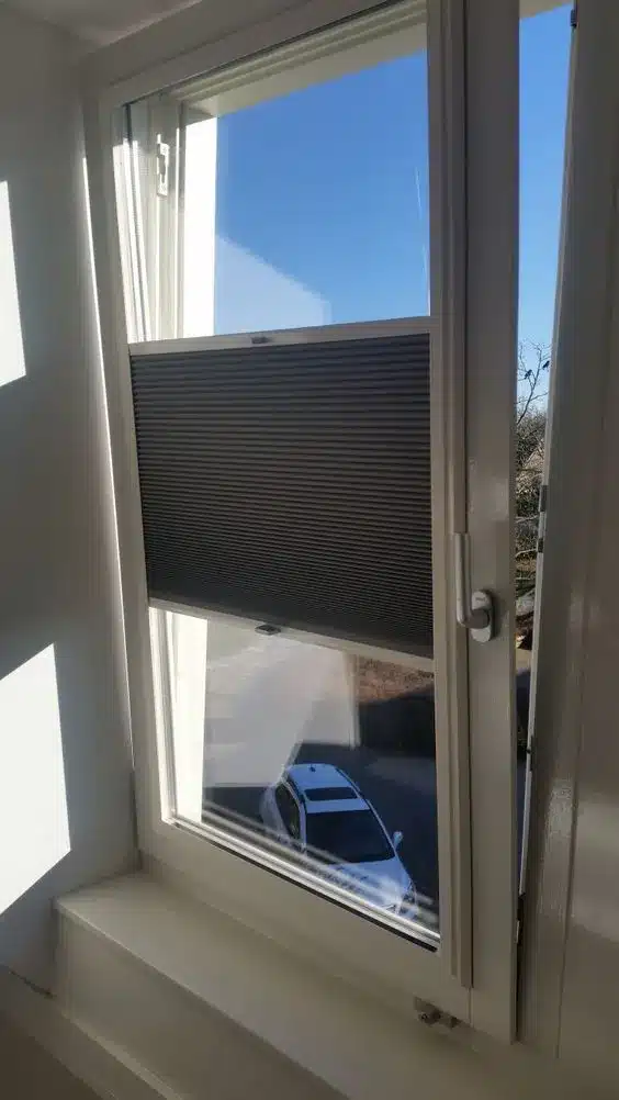 پرده پشت دری جدید از نوع پلیسه