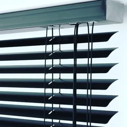 پرده کرکره فلزی 50 میل با نوار قیطان