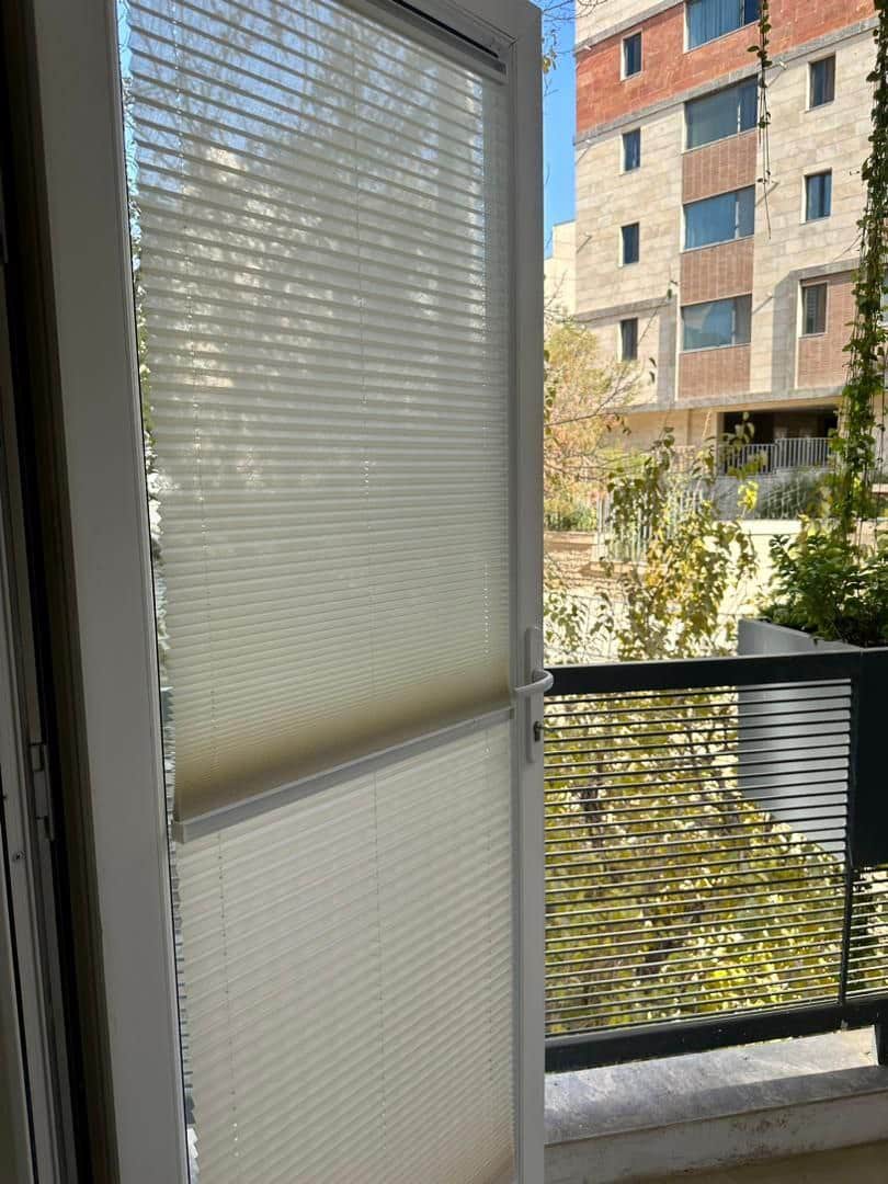 پلیسه پشت دری برای اتاق خواب پلیسه پشت دری برای اتاق خواب